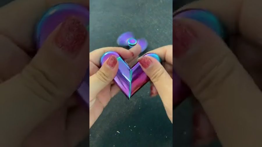 Reversible lighter fidget spinner, colorful, light and easy to carry, good stuff, decompression